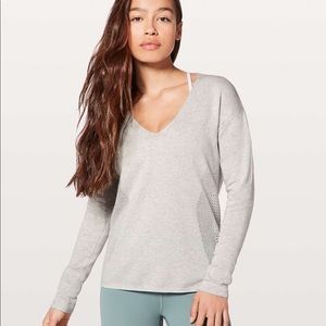 Lululemon still movement sweater size 6